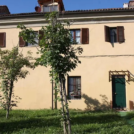 ベッド・アンド・ブレックファスト Cascina Barolo